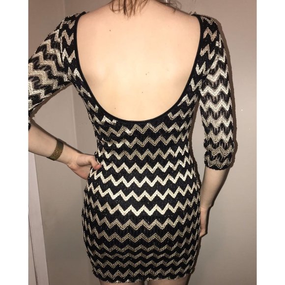 BLACK & GOLD ZIGZAG DRESS - Picture 2 of 2